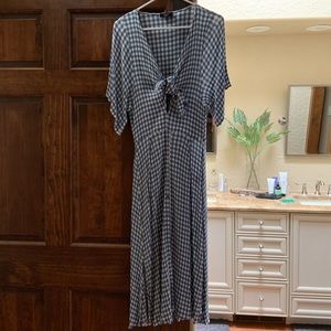 Vici collection blue and white dress